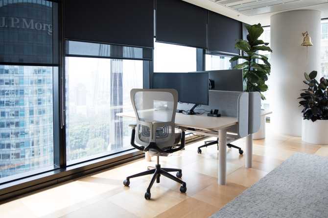 empty-modern-office-2022-11-14-10-47-17-utc.jpg