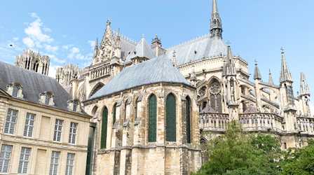 reims-cathedral-in-france-during-a-sunny-summer-da-2022-11-11-10-40-53-utc.jpg