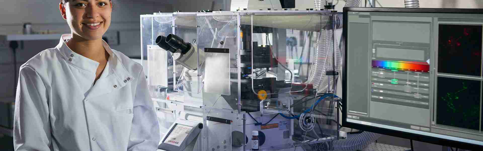 Technicien_de_production_en_laboratoire (1).jpg