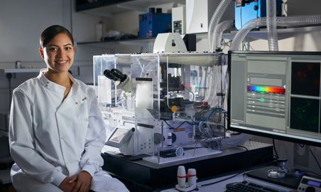 Technicien_de_production_en_laboratoire (1).jpg