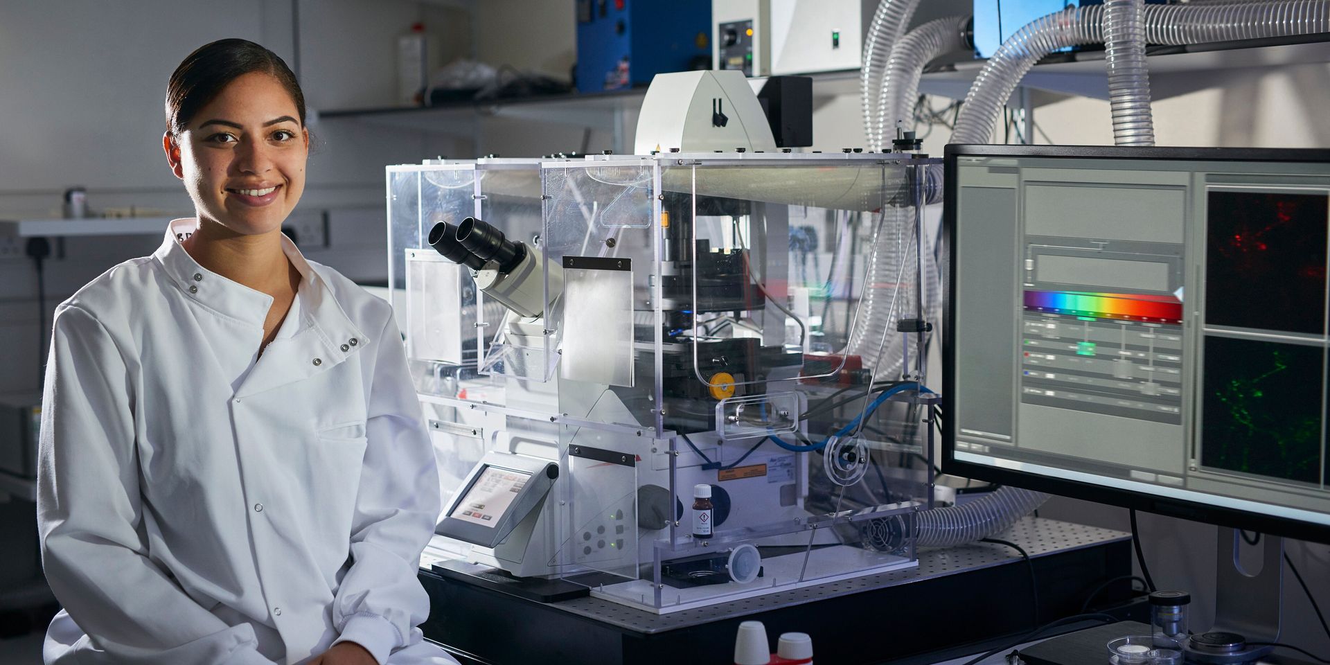 Technicien_de_production_en_laboratoire (1).jpg