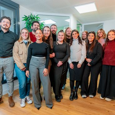 Thirteen members of the Staffmatch team.